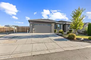 1054 Iron King Dr, Sparks, NV 89441 - Photo 4