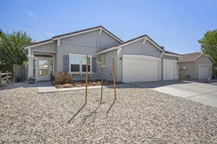 1727 Blue Oak Ct, Fernley, NV 89408 - Photo 2