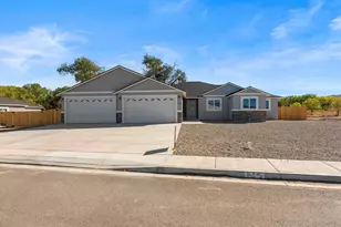 1375 Nevada Pacific Blvd, Fernley, NV 89408 - Photo 1