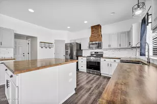 21105 Mt Evans Dr, Reno, NV 89508 - Photo 10