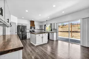 21105 Mt Evans Dr, Reno, NV 89508 - Photo 16
