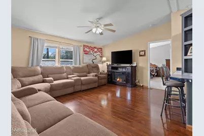 285 E 6th Avenue, Sun Valley, NV 89433 - Photo 6