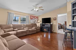 285 E 6th Ave, Sun Valley, NV 89433 - Photo 6