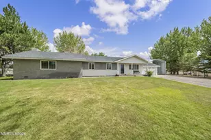 79 W Tucker Ln, Yerington, NV 89447 - Photo 2