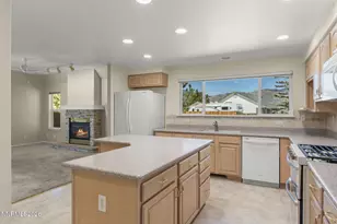 1021 Ridgeview Ct, Indian Hills, NV 89705 - Photo 16