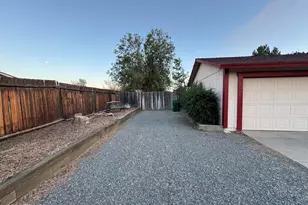 180 E Sky Ranch Blvd, Sparks, NV 89441 - Photo 4