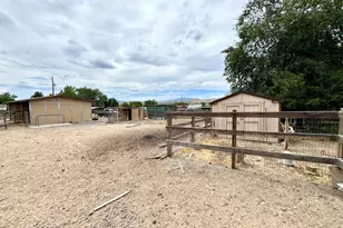 180 E Sky Ranch Blvd, Sparks, NV 89441 - Photo 14
