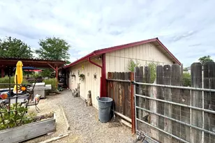 180 E Sky Ranch Blvd, Sparks, NV 89441 - Photo 24