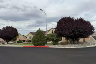 2807 Paiute St, Winnemucca, NV 89445 - Photo 2