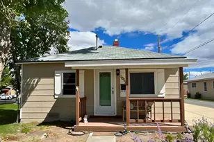 1052 20th St, Sparks, NV 89431 - Photo 2