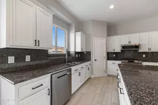 1139 Fuggles Dr, Sparks, NV 89441 - Photo 12