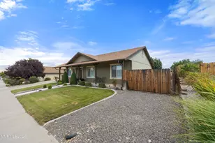 920 Mercedes Dr, Sparks, NV 89441 - Photo 2