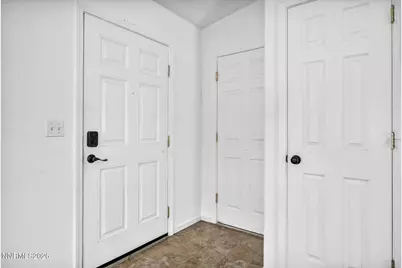 18230 Silverleaf Court, Reno, NV 89508 - Photo 10