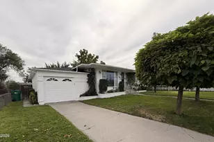 751 Balzar Cir, Reno, NV 89502 - Photo 2