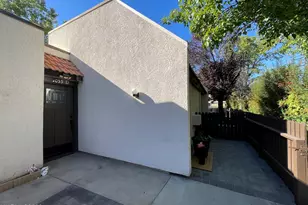 1055 Baywood Dr, Sparks, NV 89434 - Photo 8