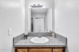 1465 E Peckham Ln, Reno, NV 89502 - Photo 14