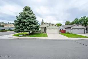 4629 N Cactus Hills Dr, Sparks, NV 89436 - Photo 2