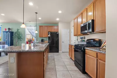 662 Saint Andrews Drive, Dayton, NV 89403 - Photo 4