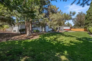 13005 S Hills Dr, Reno, NV 89511 - Photo 34