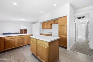 17743 Fossil Ct, Reno, NV 89508 - Photo 8