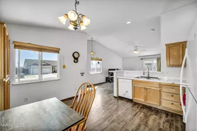 201 Emigrant Way, Fernley, NV 89408 - Photo 8
