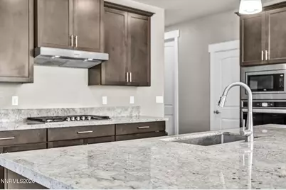 944 Los Alamitos Street, Minden, NV 89423 - Photo 6