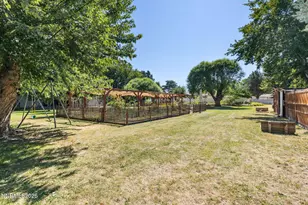 530 Country Dr, Fernley, NV 89408 - Photo 44