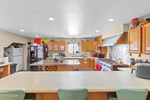 1369 Faland Way, Reno, NV 89503 - Photo 8