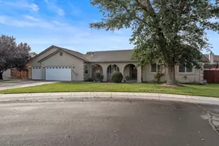 1719 Bunker Ct, Fernley, NV 89408 - Photo 1