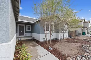 3140 Snowberry St, Silver Springs, NV 89429 - Photo 4