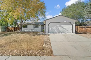 426 Keystone Dr, Dayton, NV 89403 - Photo 2