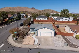 6993 Haydn Ct, Sun Valley, NV 89433 - Photo 2