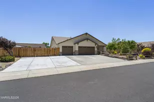 127 Eagle Brook Ln, Dayton, NV 89403 - Photo 2