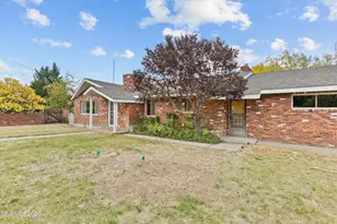 700 Hunter Pl, Reno, NV 89519 - Photo 10
