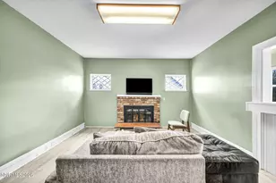 214 W Robinson St, Carson City, NV 89703 - Photo 10