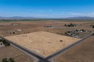 570 Pete Henrichs Rd, Yerington, NV 89447 - Photo 1