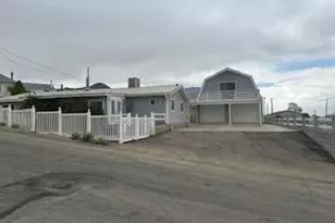 445 Tonopah Ave, Tonopah, NV 89049 - Photo 1