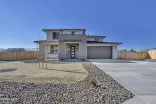 8601 Crandell Dr, Reno, NV 89506 - Photo 1
