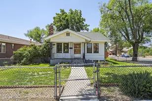 704 Roberts St, Reno, NV 89502 - Photo 1