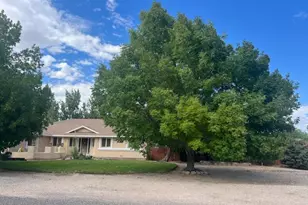 5390 Vinewood Cir, Fallon, NV 89406 - Photo 1