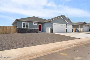 815 Great Basin Ln, Fallon, NV 89406 - Photo 1