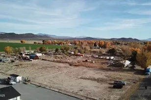 71 W Tucker Ln, Yerington, NV 89447 - Photo 1