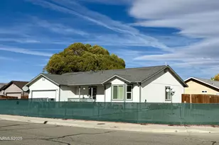 700 Kathy Ave, Yerington, NV 89447 - Photo 1