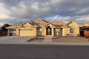 1135 Whitehawk Dr, Fallon, NV 89406 - Photo 1