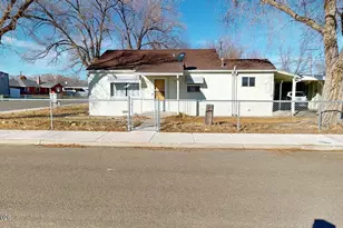 487 S Galena St, Battle Mountain, NV 89820 - Photo 1