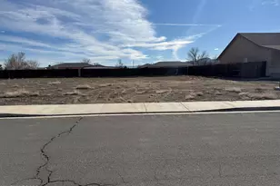 318 Copper Pointe Cir, Yerington, NV 89447 - Photo 1