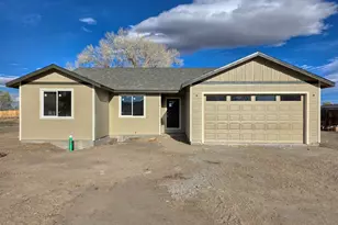 326 Valley Dr, Yerington, NV 89447 - Photo 1