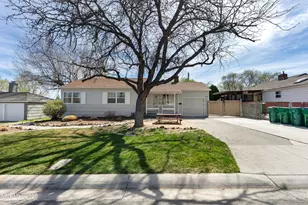 1060 Whitaker Dr, Reno, NV 89503 - Photo 1