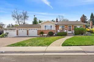 730 Maplewood Dr, Reno, NV 89509 - Photo 1