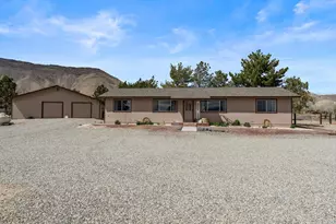 21 Van Fleet Ln, Yerington, NV 89447 - Photo 1